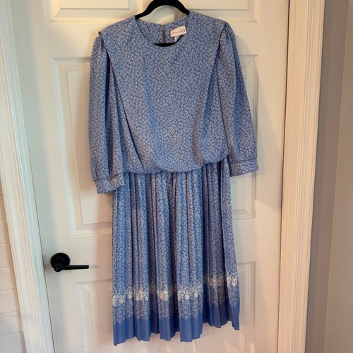 Amy deb pleated floral - pleated,